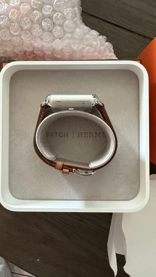 2 BRAND NEW APPLE WATCH HERMES SERIES 1 42mm STAINLESS STEEL - Image 3 of 4