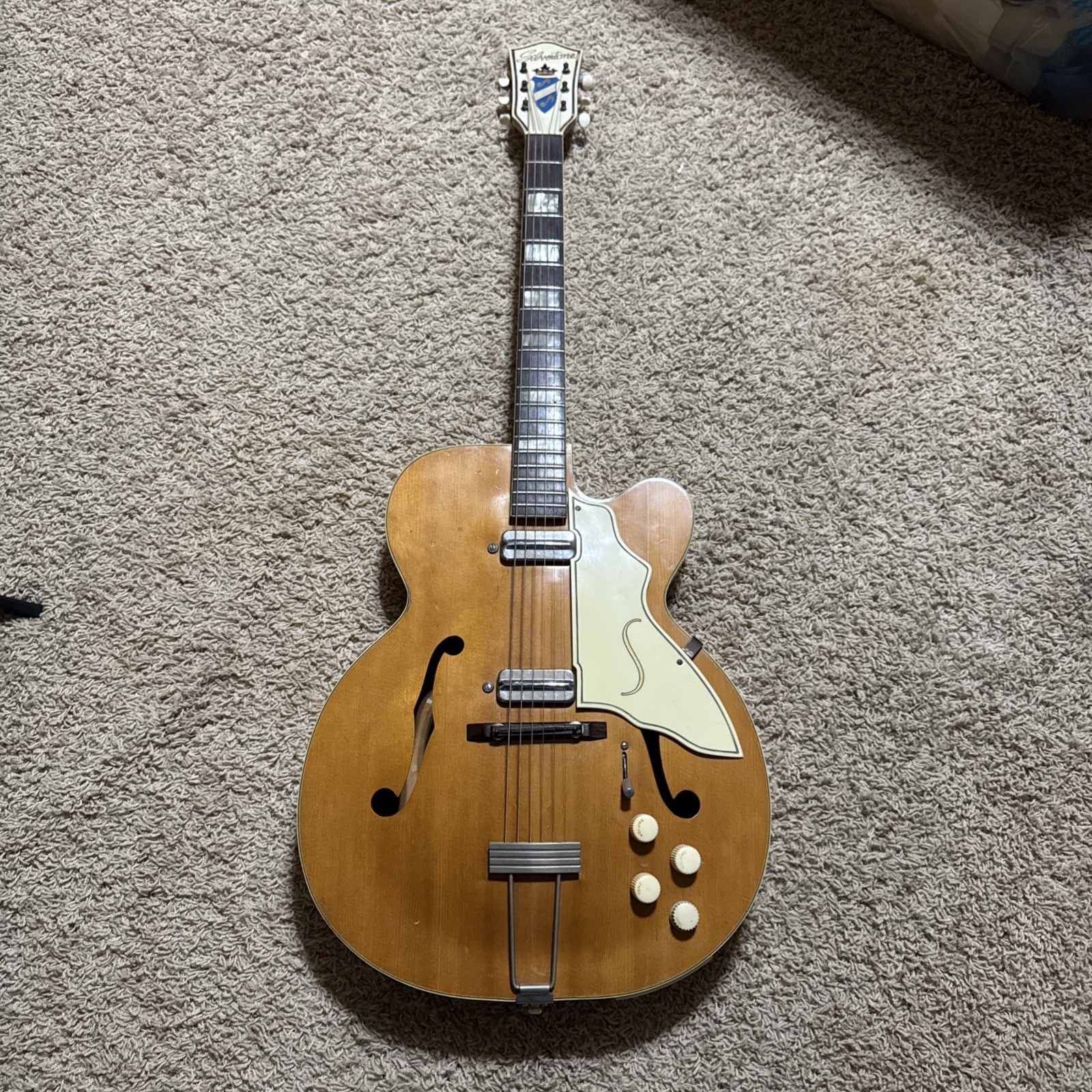 SILVERTONE ARISTOCRAT  Archtop Speed Bump Pickups Crest Headstock 1950’s