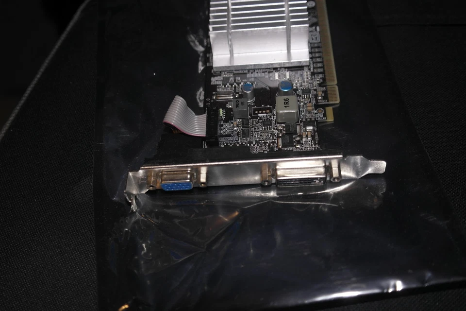 MSI NVIDIA GeForce 8400 GS DDR2 512 MB DVI/VGA video card V240 PCI-e - Image 4 of 4