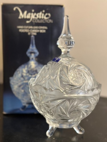 Majestic Collection Hand Cut 24% Lead Crystal Footed Candy dish, 6" Diameter - Picture 4 of 4
