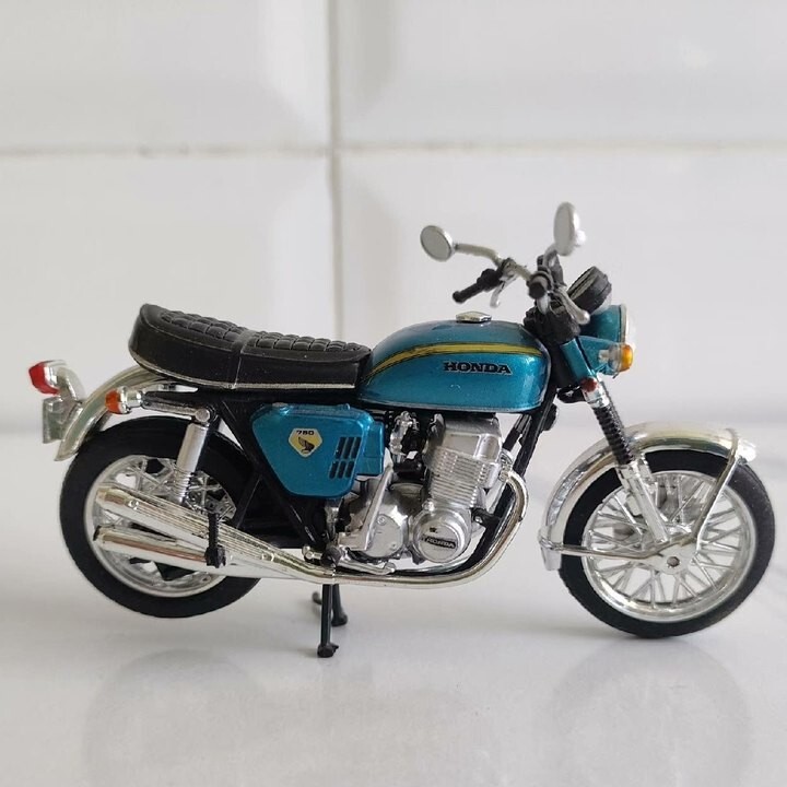1/24 Scale Tiny Honda CB750 Four 1969 Motorcycle Model Toy with