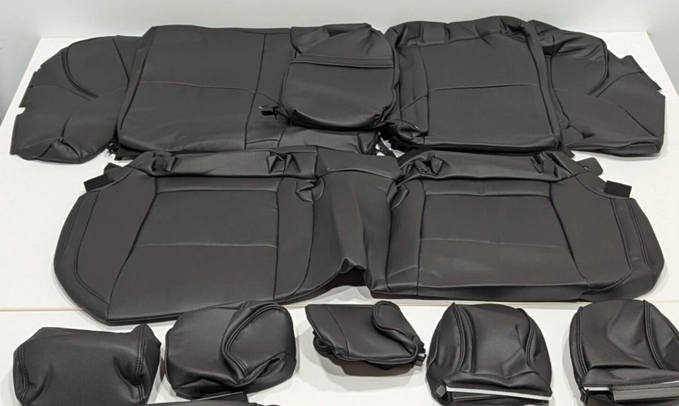 适用于丰田 Crown XLE Sedan 2023 - 2025 黑色皮革座椅套 KR422 — 第 3/4 张图片