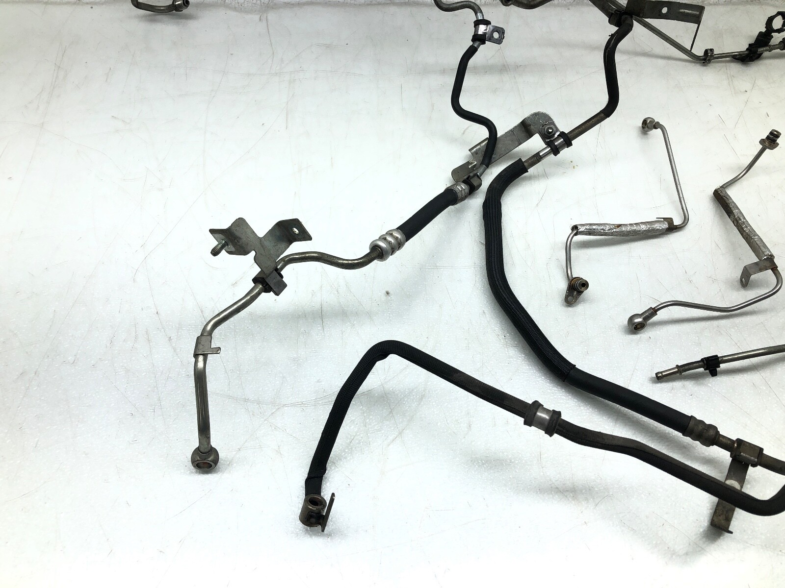 2014-2020 MASERATI QUATTROPORTE 3.0L OIL LINE SET OEM.