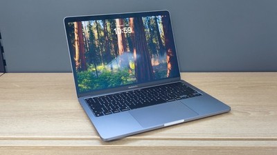 MacBook Pro A2338 13.3'' M1 8 CPU/8 GPU 16GB 512GB NVMe CAM macOS A-Ware7