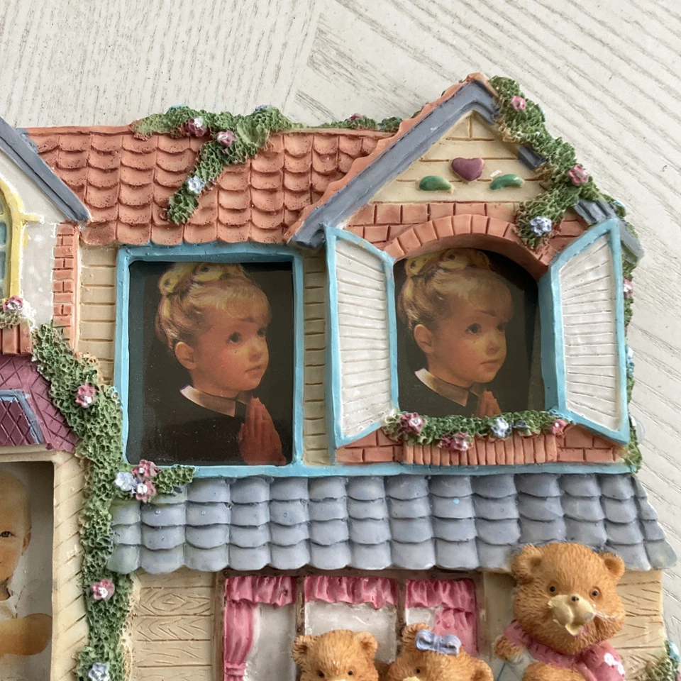 Marco de fotos de resina de casa de oso de peluche vintage de los 90 pintado a mano marco de 3 fotos Foto 4 de 4