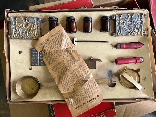 Vintage Ever-Ready Casting Set Toy Playset Lead Metal Soldiers USA