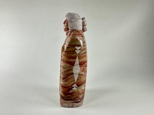 Scultura in alabastro rosa intagliato nativi americani 7,25" firmata E. Pinto 02 sciamano - Foto 4 di 13