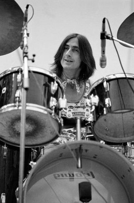 McGUINNESS FLINT Hughie FLINT Drummer Hughie Flint performing 125 Old Photo