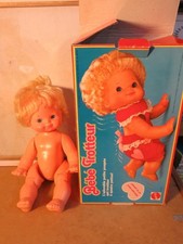 vecchia bambola giocattolo BABY TROTTOLINA cammina a carponi Mattel vintage di