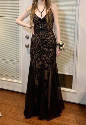 B. Smart - Size 7 - Sequin Bodycon Prom Dress 