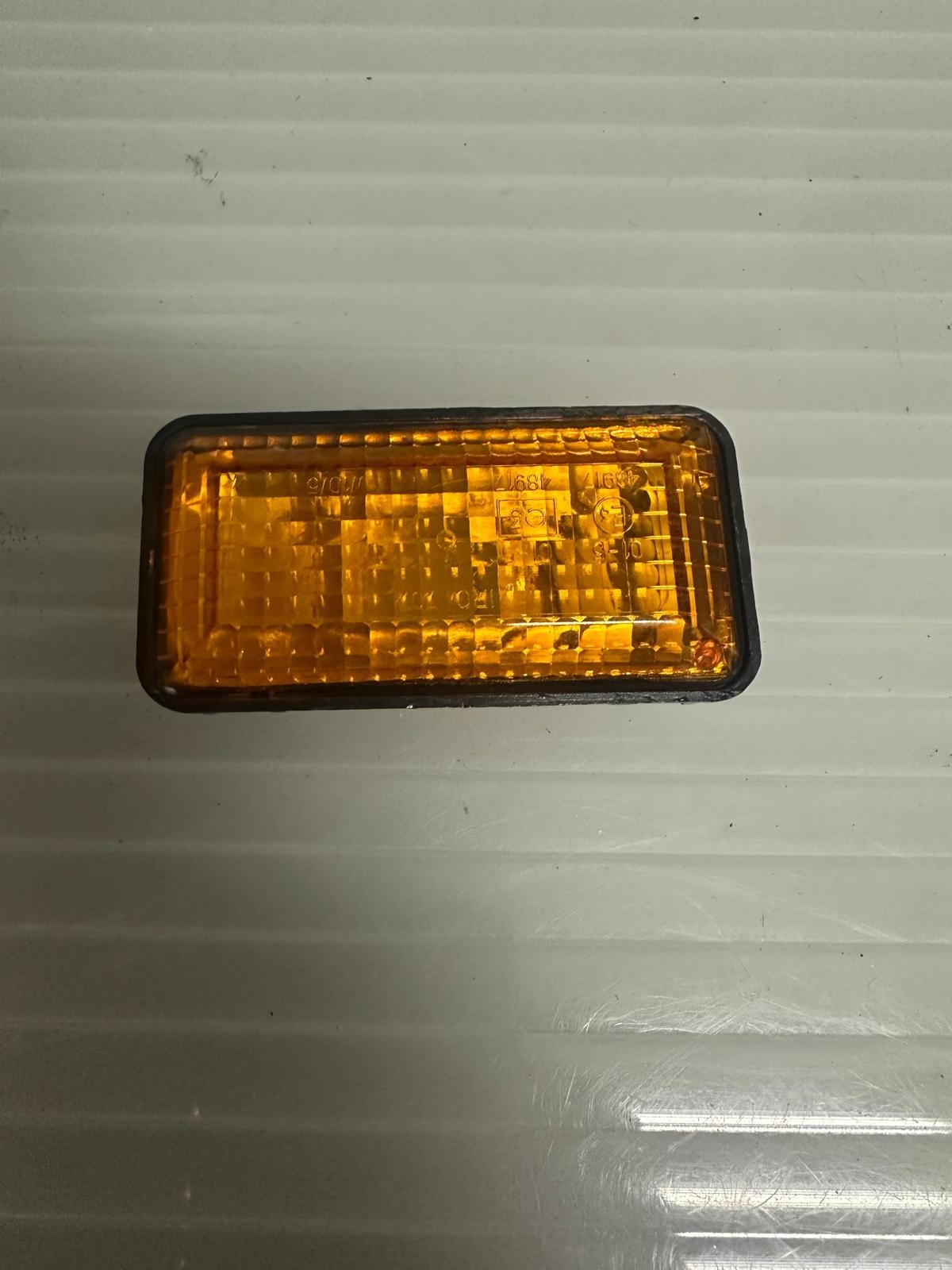 Fanalino freccia laterale Fiat Varie Cod:1H049101A