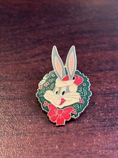 Vintage Looney Tunes Bugs Bunny Christmas Holiday Wreath Lapel Hat Pin