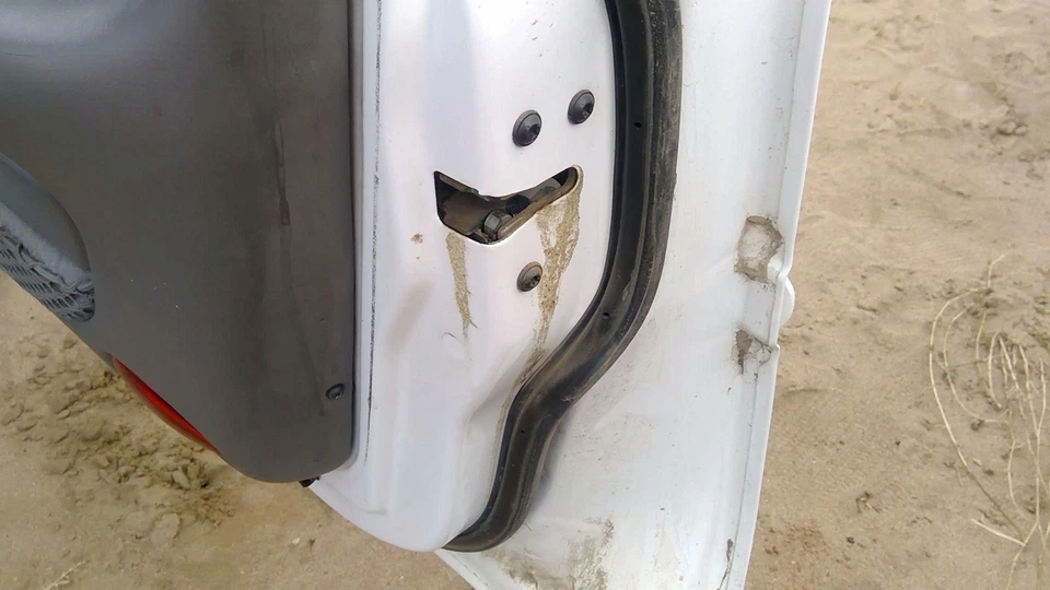 Pestillo de puerta delantera derecha para pasajero Ford Taurus 1998 con varillas/cables OEM Foto 3 de 4