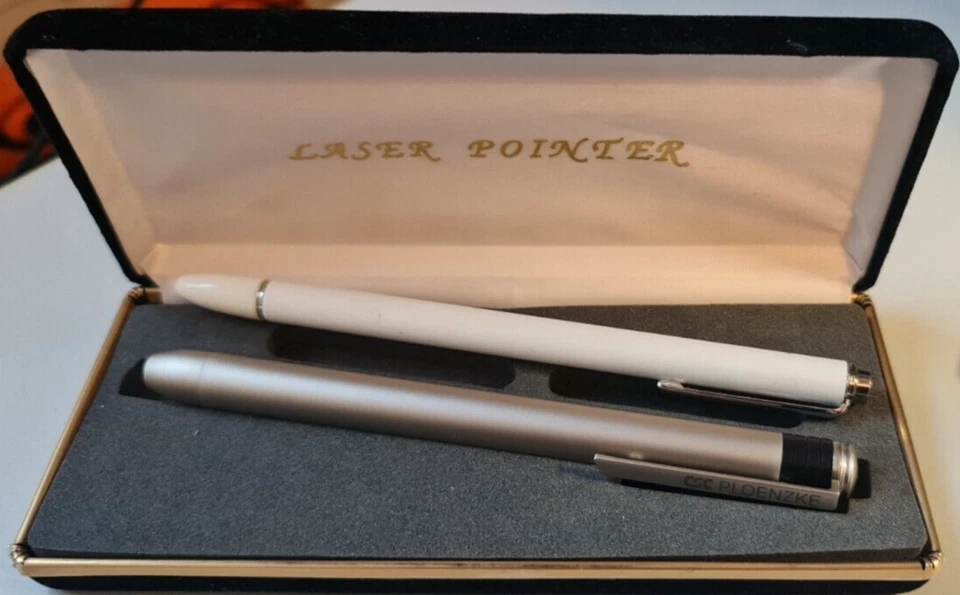Laserpointer und ausziehbarer Zeigestab ehem. CSC Ploenzke im Samtetui - Bild 2 von 4
