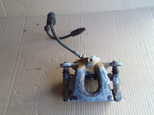 BMW E87 1er Bremssattel Bremszange vorne links 6774681 1045/B 54/22