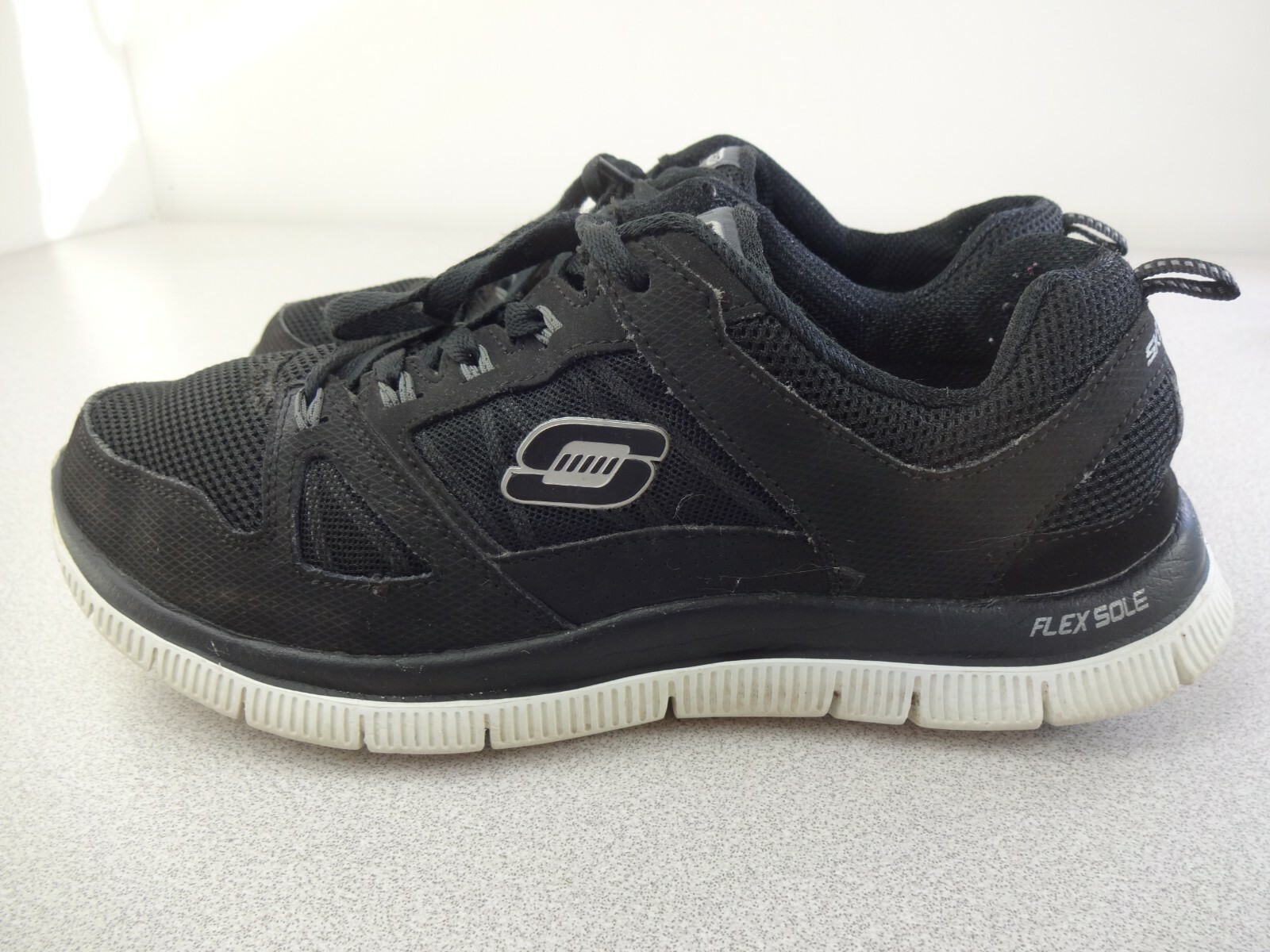 Skechers Size Flex Appeal Spring Fever Black White Sneakers