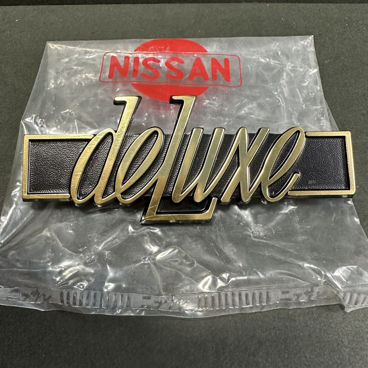 DATSUN BLUE BIRD 510 deLuxe METAL EMBLEM unused79821-21600 Japan 
