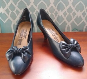 life stride navy pumps