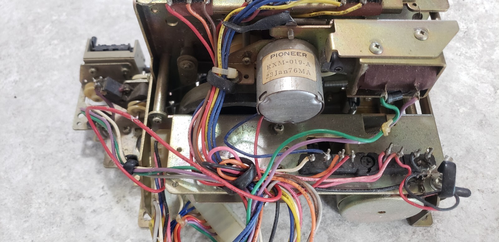 PIONEER STEREO CASSETTE TAPE DECK MODEL CTF9191 TAPE MECHANISM