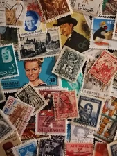 100  World Wide postage stamps.  Randomly selected World post stamps. Timbres.
