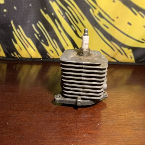 UT-20721 Homelite 25CC String Trimmer engine cylinder Good Used Condition. - Picture 4 of 8