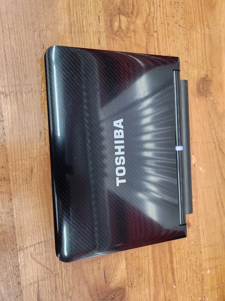 Toshiba NB205-N311/W Mini Laptop – Intel Atom N280 – 1GB RAM – No HDD/OS – Batte - Image 3 of 4