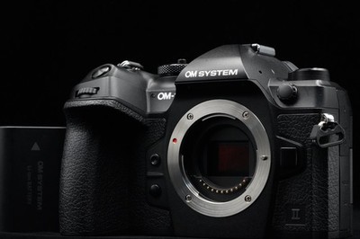 OLYMPUS OM SYSTEM OM-1 Mark II Mirrorless Camera US DUTY PAID 10332