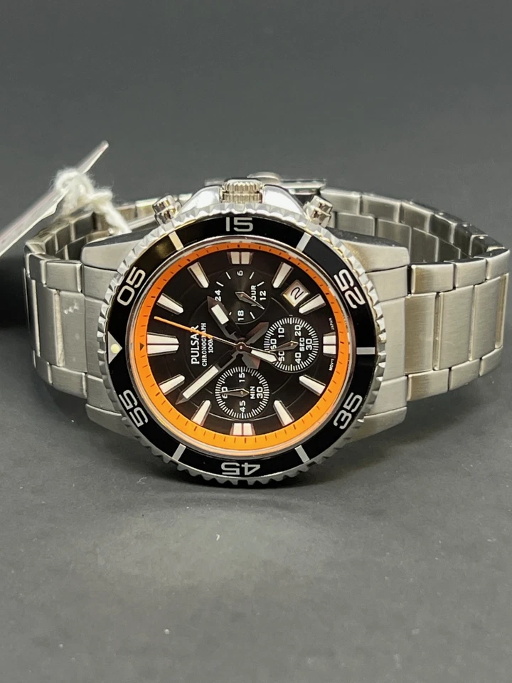 Pulsar Watch Men's Chronograph Water Resistant 100 M PT3035 New! - image 4 of 4