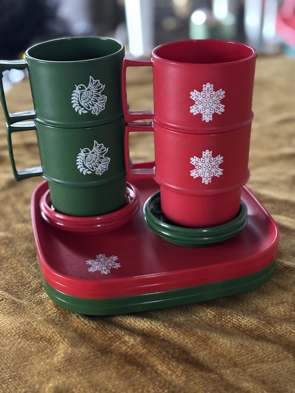 Vintage Tupperware Christmas Stacking Plates Mugs Lids Set 12 Pc Snowflake Dove