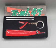 Tomb 45 Triple Cartridge Razor Holder Red. Open Box  T1