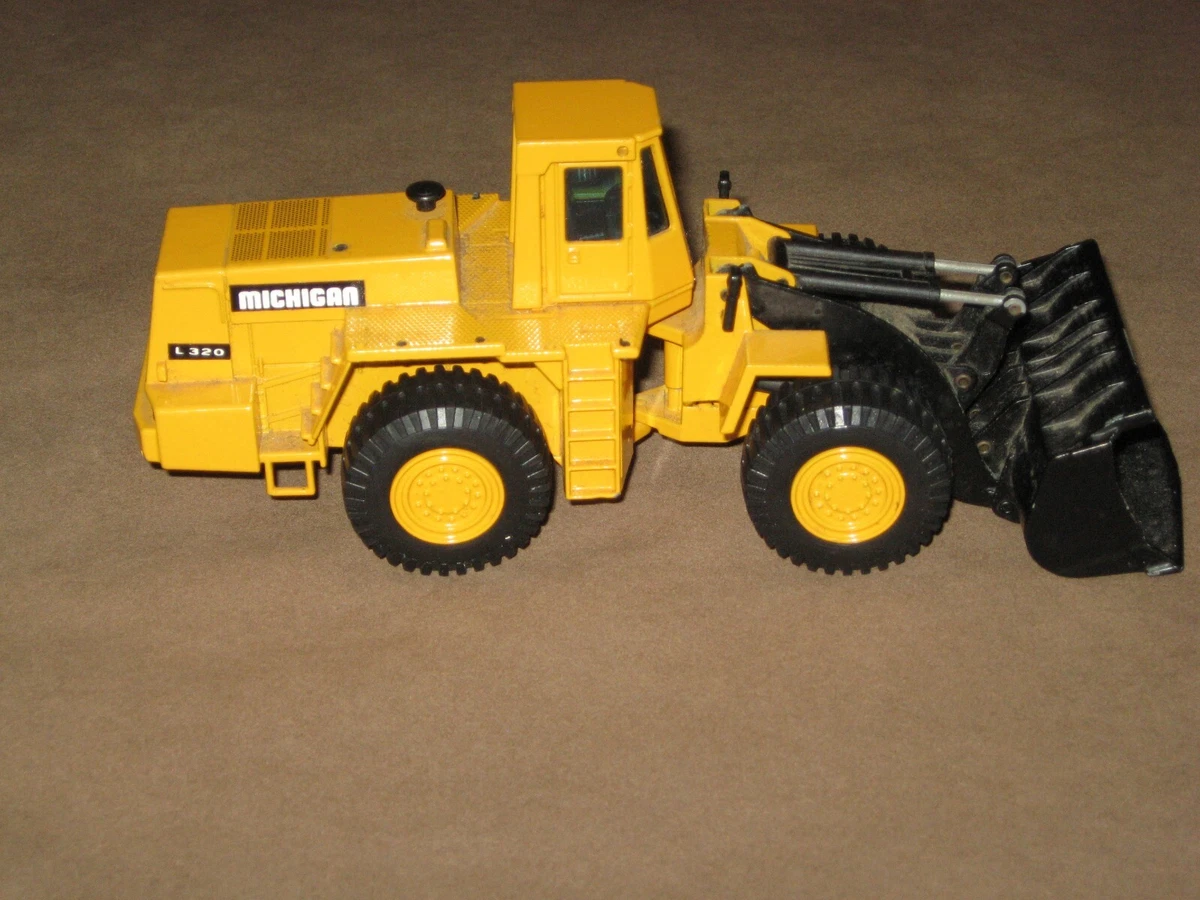 Joal Compact Michigan L 320 Loader 1 50 Construction Toy eBay