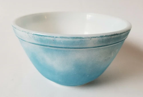 Vintage Pyrex Nesting Mixing Bowl Primary Blue 1.5pt 401 Shabby Chic
