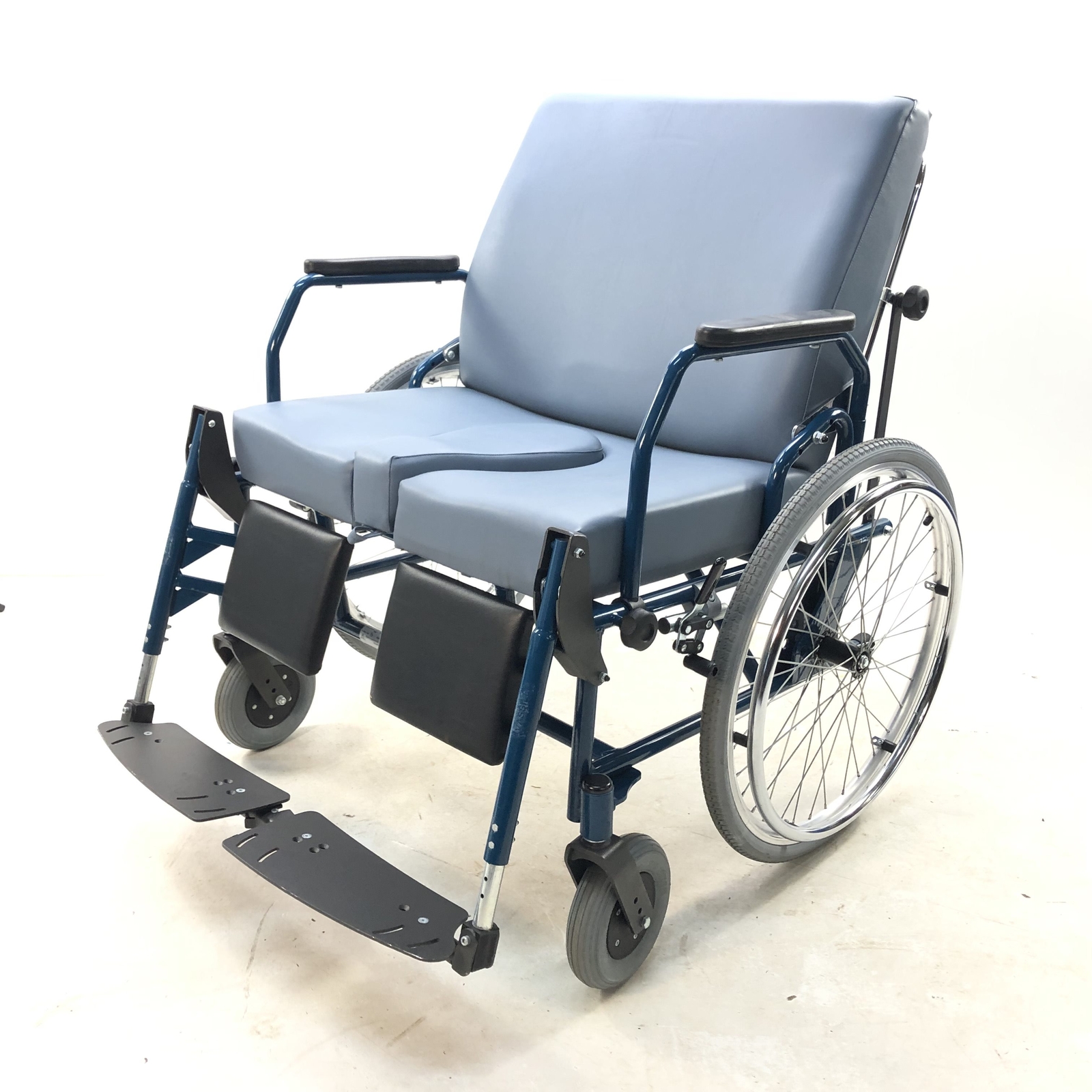 XXL Toilettenstuhl Vassilli bis 220 kg Toilettenrollstuhl Sb. 70 cm Rollstuhl