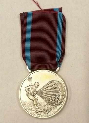 918 - Medaglia "Al Merito per Lunga Attività di paracadutismo militare" 15 anni - Picture 2 of 3