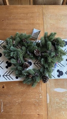 Disney Parks Holiday Wreath Mickey Icon Light Up Pine Cones Christmas 17x18 NEW