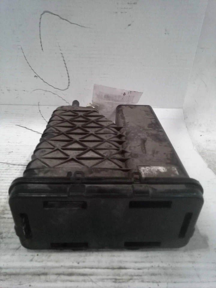 Bote de vapor usado se adapta a: camioneta GMC Sierra 1500 2018 grado B Foto 2 de 4