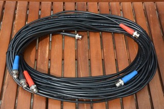 Drei konfektionierte Koaxialkabel je 10m beidseitig mit BNC Steckern bl rt sw