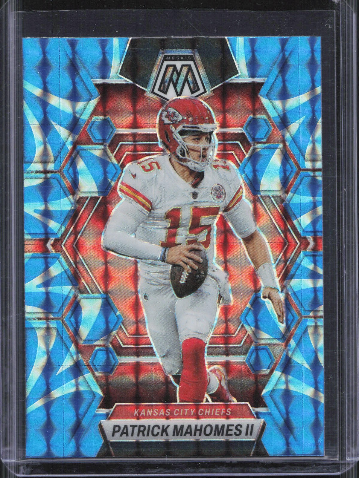 2023 Panini Mosaic Patrick Mahomes II #109 Blue Reactive Prizm Chiefs