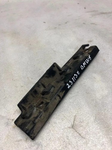 BMW 5 E60 Kotflügelhalter vorne rechts 51777066228 3.00 Diesel 2008 32124309