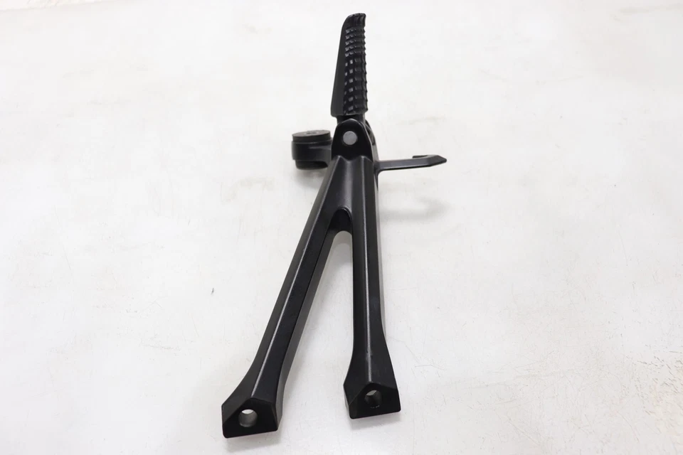 11-24 SUZUKI GSXR 600 750 OEM CLAVIJA TRASERA DERECHA PASAJERO Foto 2 de 4