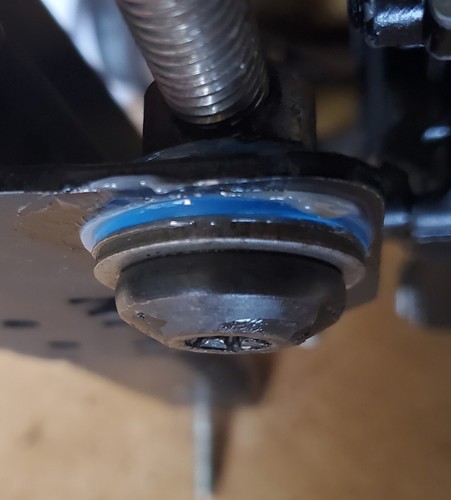 holden electric seat runner bushes - Picture 4 of 6