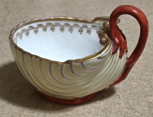 Century French Empire Dagoty Old Paris Porcelain Gilt Shell Form Cup w/ R. Coral