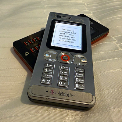 Sony Ericsson W880i Walkman Handy Schwarz/Orange Retro Vintage Sammler