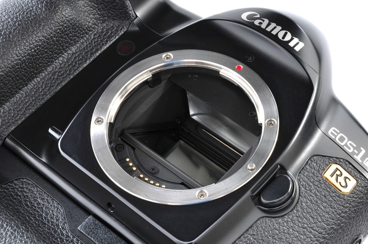 Canon EOS-1N RS 35mm SLR Film Camera Body Rare Collectible Near