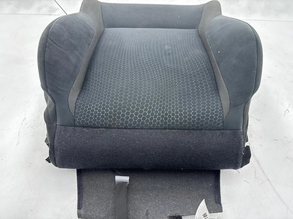 Cojín asiento superior delantero derecho Nissan Juke 2011-2015 OEM Foto 3 de 4