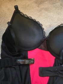 ANN SUMMER VALENTINES BLACK & RED  NEGLIGEE/ BASQUE SIZE 8-10 B/C Cup 