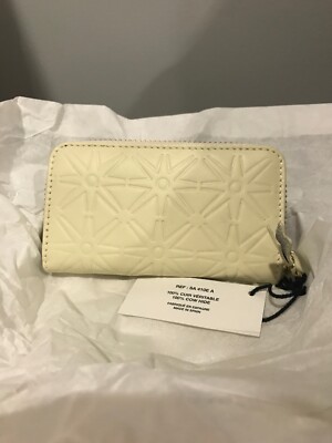 Comme Des Garcons White Coin Purse