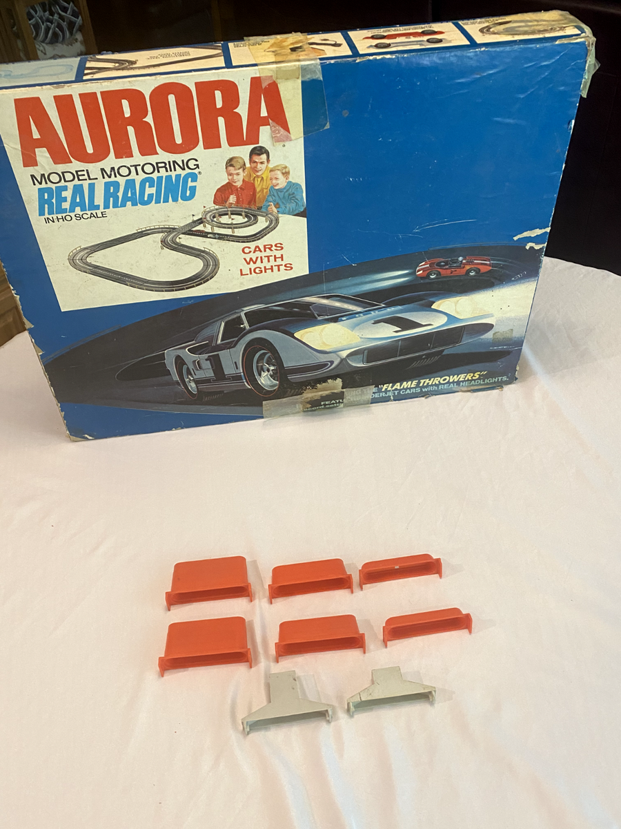 Vintage Aurora Model Motoring AFX Trestle Posts & Street Lamps