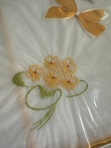 ๐ Vintage NOS Scotscraft Embroidery Shower Cloth Yellow Chiffon Scarf Pinup VLV - Picture 3 of 7