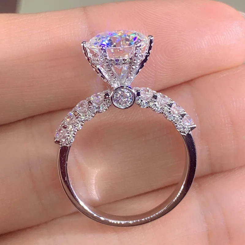 White Gold Diamond Engagement Ring Round Brilliant Cut G Color Side Stones